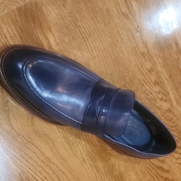 Johnston & Murphy Blue Loafers Timeless Slip-On Design - Picture 4 of 5